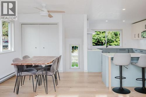 723 Tricklebrook Way, Gibsons, BC - Indoor Photo Showing Dining Room