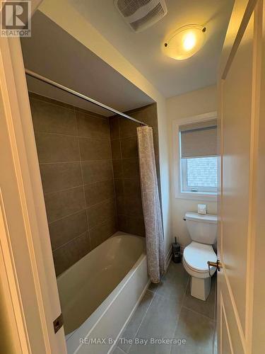 Upper Unit - 218 Mapleside Drive, Wasaga Beach, ON - Indoor Photo Showing Bathroom