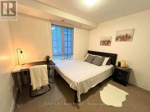 28 Upper Duke Crescent, Markham, ON - Indoor Photo Showing Bedroom