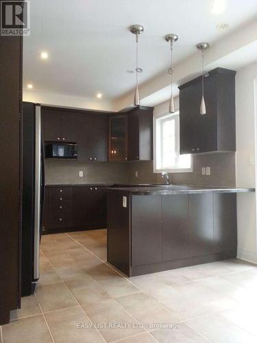 28 Upper Duke Crescent, Markham, ON - Indoor Photo Showing Kitchen