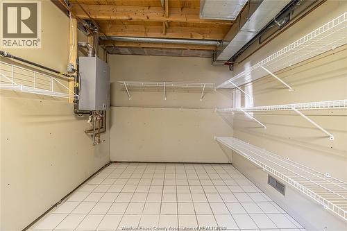 1752 Vicky Circle, Windsor, ON - Indoor Photo Showing Garage