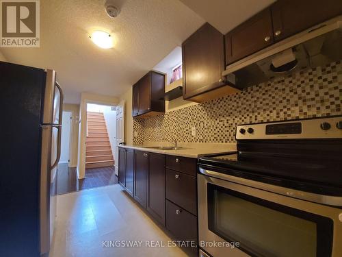 593 Remembrance Road, Brampton, ON - Indoor Photo Showing Kitchen