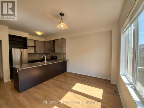 593 Remembrance Road, Brampton, ON - Indoor Photo Showing Kitchen