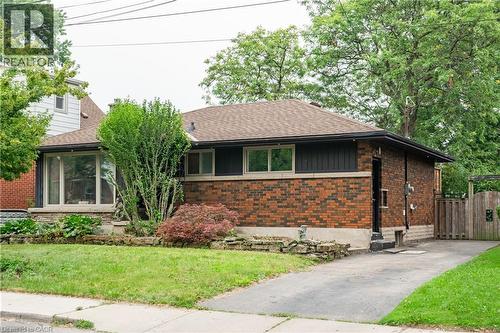 83 EAST 15TH Street  Hamilton, ON L9A 4E8