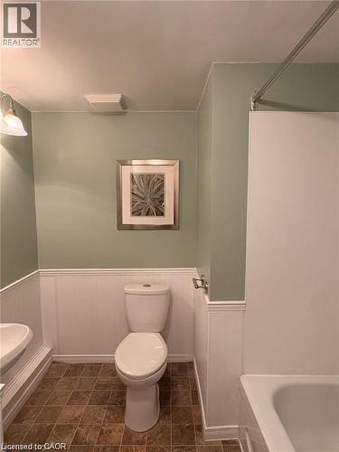 500 Westmount Road W Unit# 103, Kitchener, ON - Indoor Photo Showing Bathroom