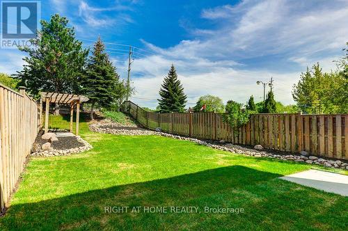 402 Lausanne Crescent, Waterloo, ON - Outdoor
