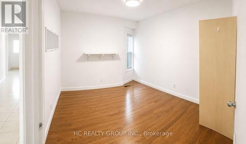 562 BATHURST STREET , Toronto, Ontario M5S 2P9 5