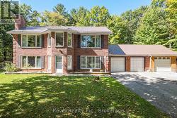 18 BESSIE AVENUE S Kawartha Lakes (Bobcaygeon), ON K0M 1A0