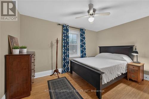 2250 56 Highway, Hamilton, ON - Indoor Photo Showing Bedroom
