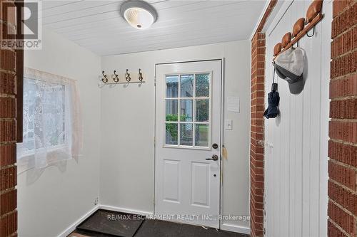 2250 56 Highway, Hamilton, ON - Indoor Photo Showing Other Room