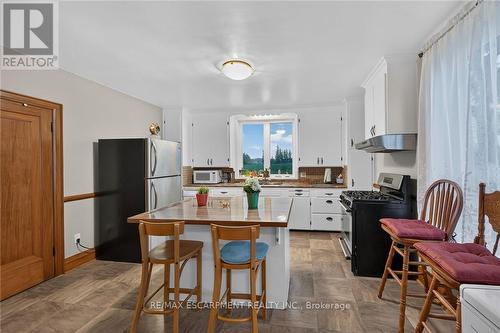 2250 56 Highway, Hamilton, ON - Indoor Photo Showing Other Room