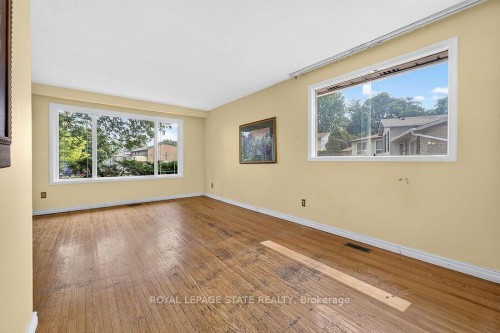 16 Sunshine Court, Hamilton, ON - Indoor