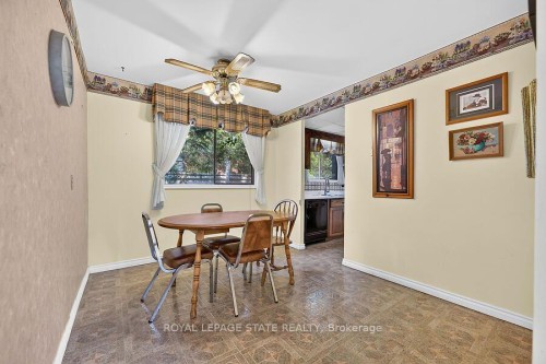 16 Sunshine Court, Hamilton, ON - Indoor Photo Showing Dining Room