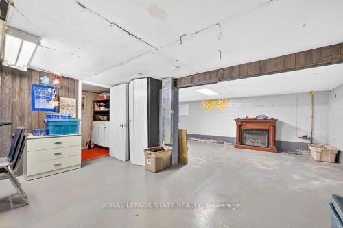 16 Sunshine Court, Hamilton, ON - Indoor