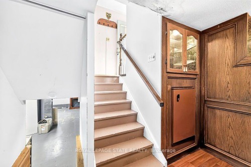 16 Sunshine Court, Hamilton, ON - Indoor Photo Showing Other Room
