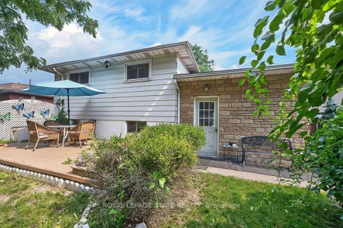 16 Sunshine Court, Hamilton, ON - Outdoor