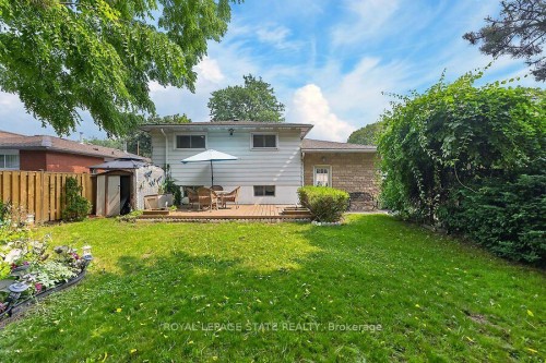 16 Sunshine Court, Hamilton, ON - Outdoor