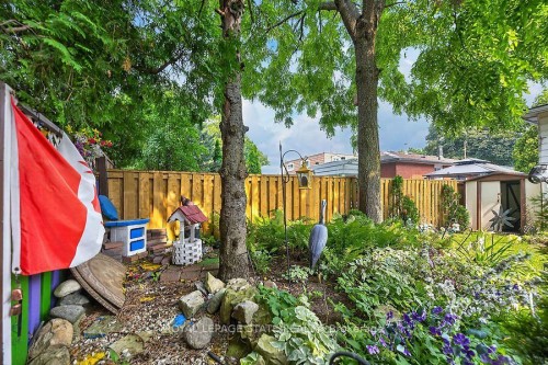 16 Sunshine Court, Hamilton, ON - Outdoor