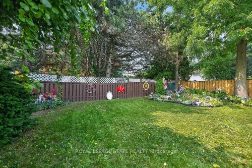 16 Sunshine Court, Hamilton, ON - Outdoor