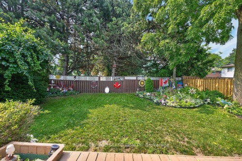 16 Sunshine Court, Hamilton, ON - Outdoor