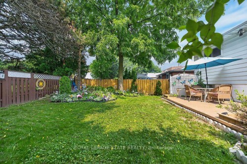 16 Sunshine Court, Hamilton, ON - Outdoor