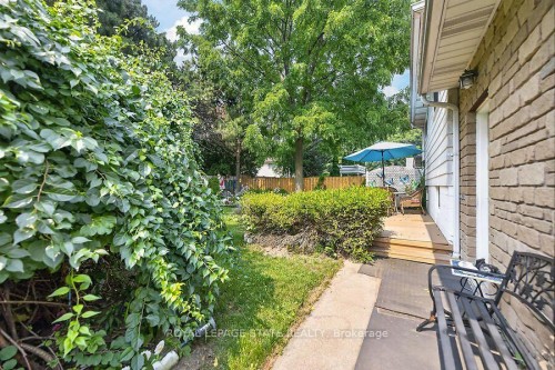 16 Sunshine Court, Hamilton, ON - Outdoor