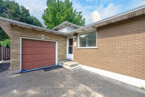 16 Sunshine Court, Hamilton, ON - Outdoor With Exterior