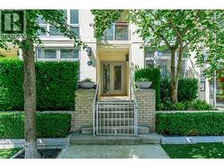 1227 RICHARDS STREET  Vancouver, BC V6B 3G3