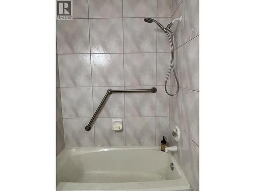 3221 Centennial Drive Unit# 401, Vernon, BC - Indoor Photo Showing Bathroom