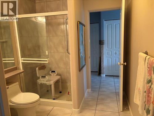 3221 Centennial Drive Unit# 401, Vernon, BC - Indoor Photo Showing Bathroom