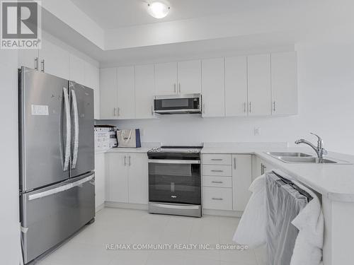 799 Heathrow Path, Oshawa, ON - Indoor Photo Showing Kitchen With Double Sink