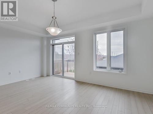 799 Heathrow Path, Oshawa, ON - Indoor Photo Showing Other Room
