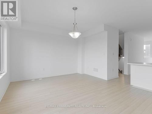 799 Heathrow Path, Oshawa, ON - Indoor Photo Showing Other Room