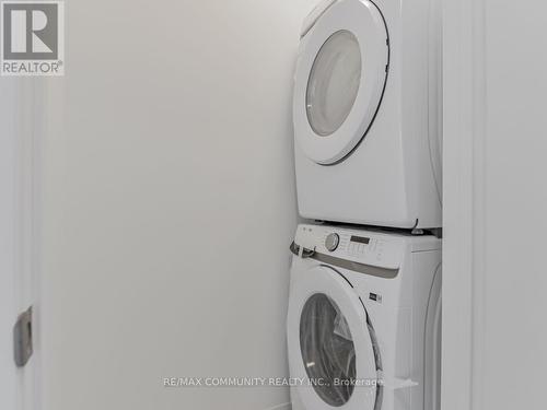 799 Heathrow Path, Oshawa, ON - Indoor Photo Showing Laundry Room