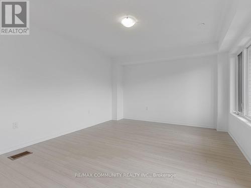 799 Heathrow Path, Oshawa, ON - Indoor Photo Showing Other Room