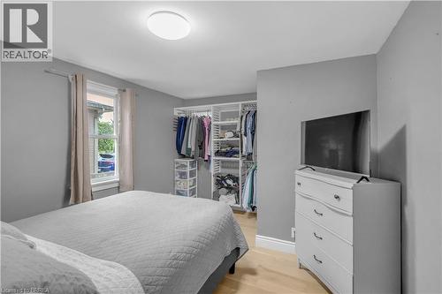 76 Wood Street, Brantford, ON - Indoor Photo Showing Bedroom