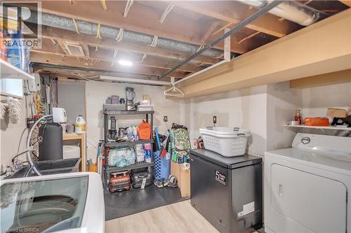 76 Wood Street, Brantford, ON - Indoor Photo Showing Laundry Room
