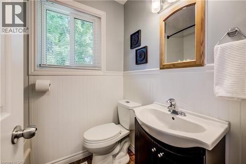 140 Donald Street, Kitchener, ON - Indoor Photo Showing Bathroom