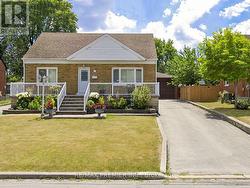 7 MAYALL AVENUE Toronto, ON M3L 1E3