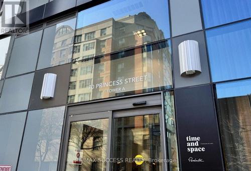 1925A - 70 PRINCESS STREET  Toronto, ON M5A 0X6
