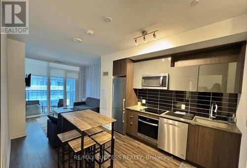 1925A - 70 Princess Street, Toronto, ON - Indoor Photo Showing Kitchen