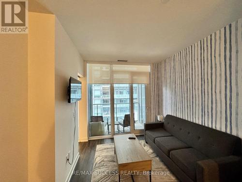 1925A - 70 Princess Street, Toronto, ON - Indoor Photo Showing Living Room