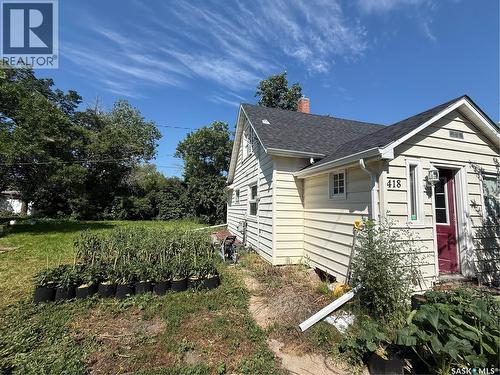 418 4Th Avenue E, Assiniboia, SK - Outdoor