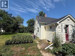 418 4TH AVENUE E Assiniboia, SK S0H 0B0