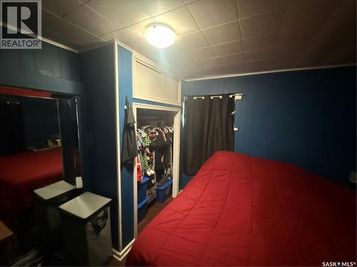 418 4Th Avenue E, Assiniboia, SK - Indoor