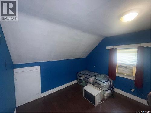418 4Th Avenue E, Assiniboia, SK - Indoor