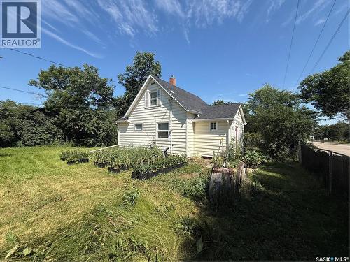 418 4Th Avenue E, Assiniboia, SK - Outdoor