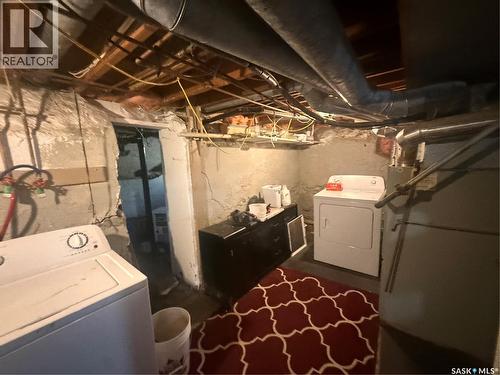 418 4Th Avenue E, Assiniboia, SK - Indoor Photo Showing Laundry Room