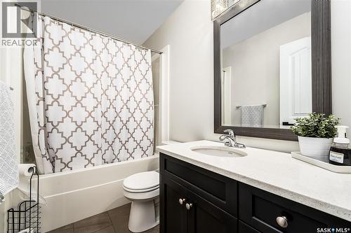 123 Hodges Crescent, Moose Jaw, SK - Indoor Photo Showing Bathroom