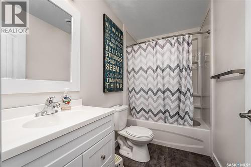 123 Hodges Crescent, Moose Jaw, SK - Indoor Photo Showing Bathroom